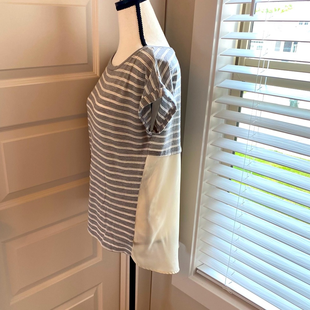 Stylus|| Grey/cream striped scoop neck short sleeve top with sheer back